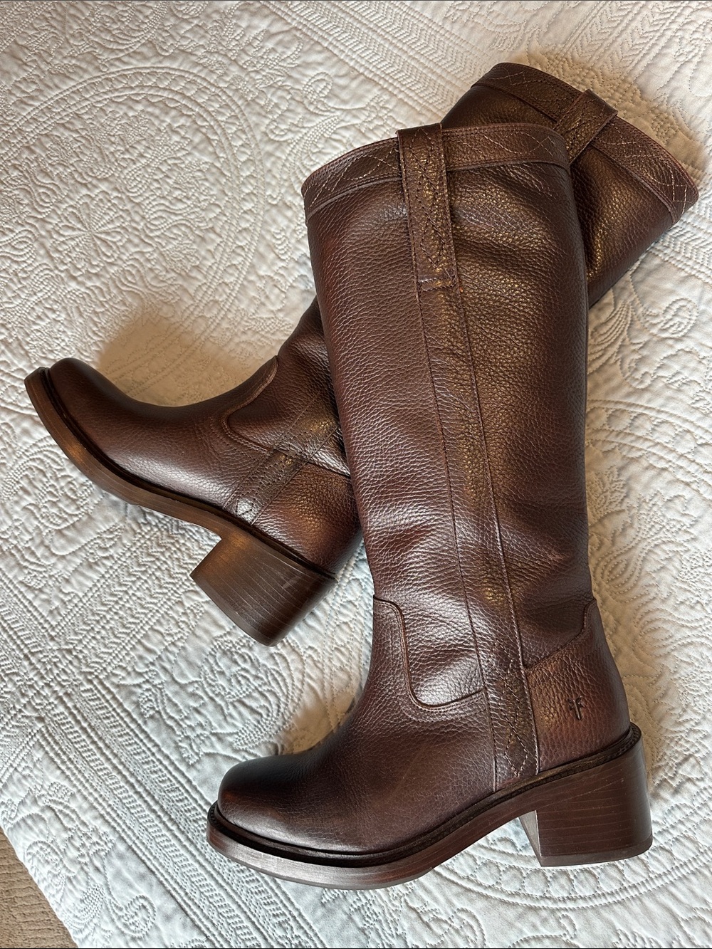 Brand new Frye Boots 8.5, Dk Brown Leather, Kate